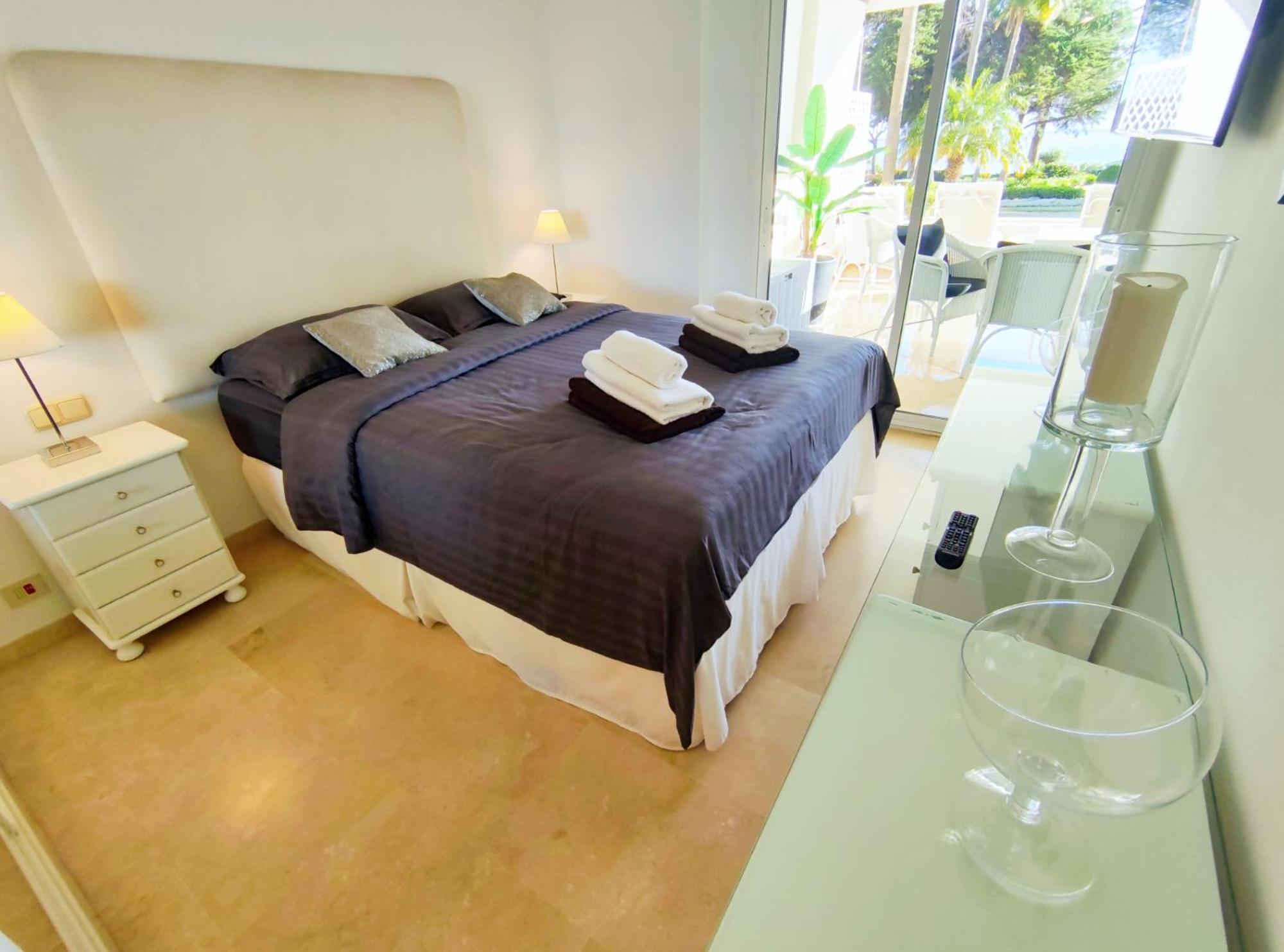 Luxury Frontline Residence Ehhouse エステポナ エクステリア 写真